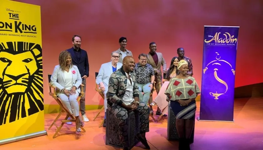 Los integrantes del elenco de "El Rey León" y de "Aladín".