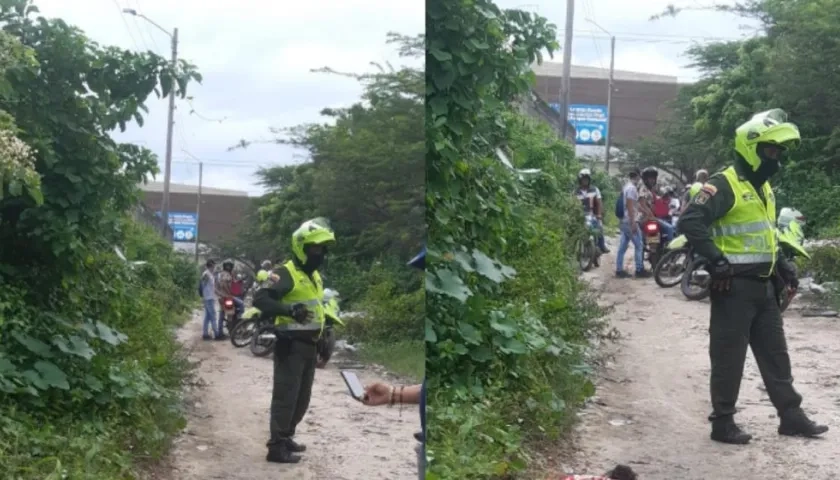 La Policía acordonó la trocha donde fue encontrado el cuerpo. 