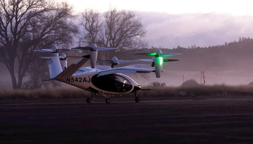 Avión eléctrico de despegue y aterrizaje vertical (eVTOL) en la base de vuelo eléctrico de la compañía ubicada cerca de Big Sur, California (EE.UU.). 