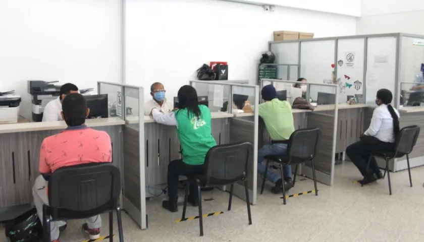 La Secretaría dispuso sus sedes para la atención de los trámites.