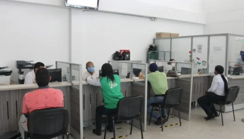 Tránsito de Barranquilla estará atendiendo a quienes aprovechen pagar con los descuentos de la Ley de Inversión Social.