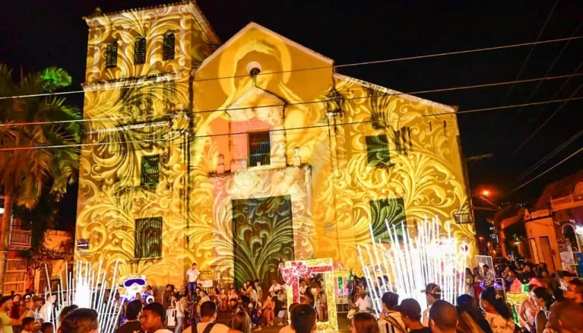 El Centro es por estos días el principal atractivo por la decoración navideña.