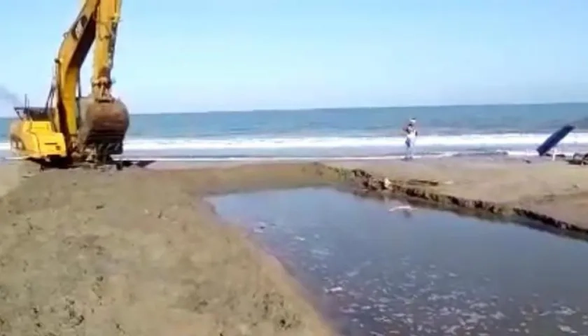 Trabajos que se venían realizando con la retroexcavadora.