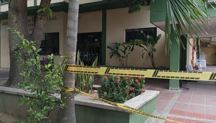 Fachada de Medicina Legal.