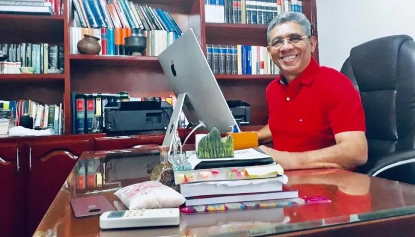 Donaldo Antonio Duica Granados, magíster en Derecho..