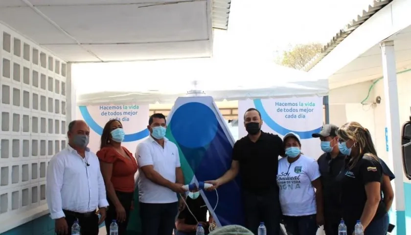 El Alcalde José Fernando Vargas presidiendo el encendido simbólico del inicio del programa.