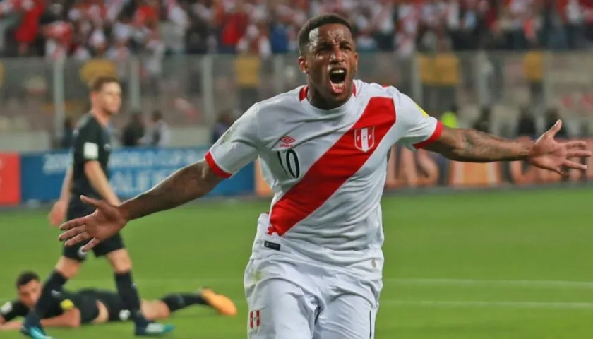 Jefferson Farfán, delantero peruano. 