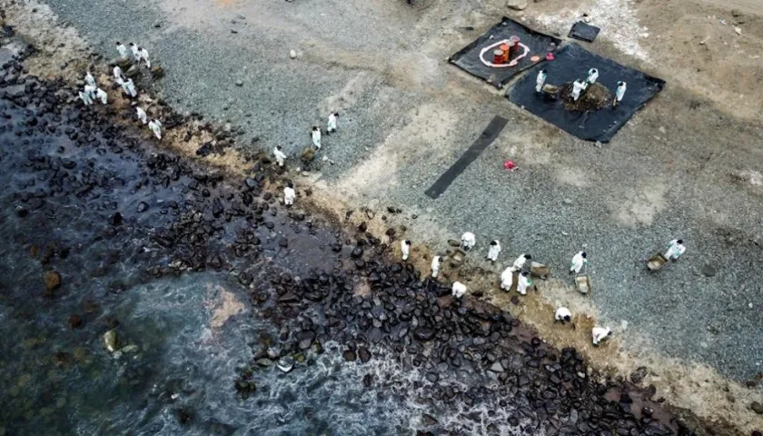 Imagen del derrame de crudo.