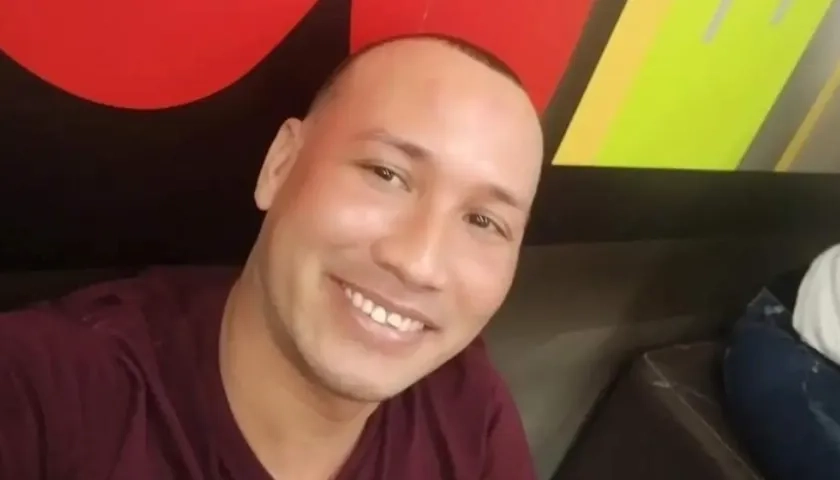 Steven Obando Posada.