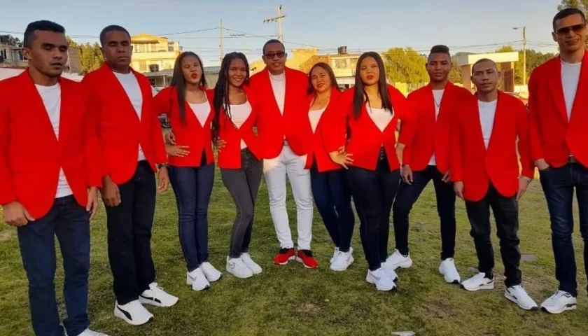 Veinte Veinte que dirige el maestro Frank Villanueva, es la primera orquesta de ciegos de la Costa. Estará en Getsemaní