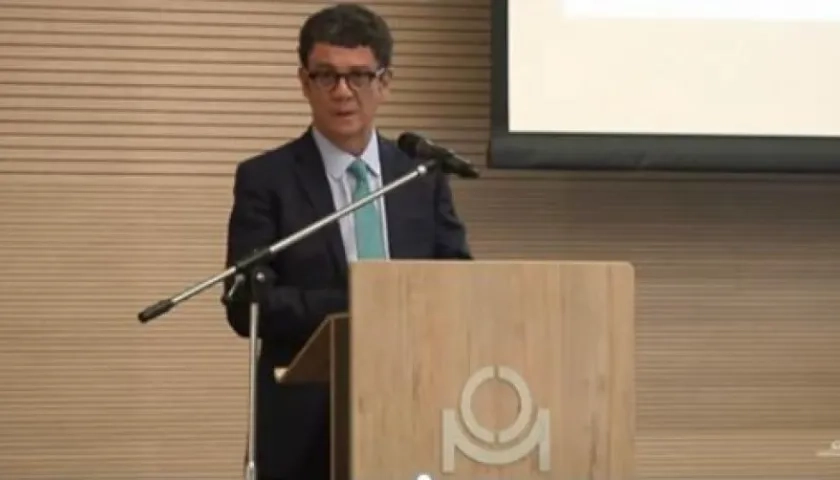 Billy Escobar, supersociedades.