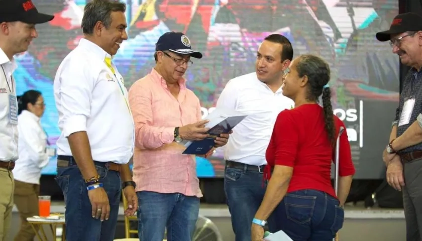 El Presidente Gustavo Petro durante el acto en Barrancabermeja.