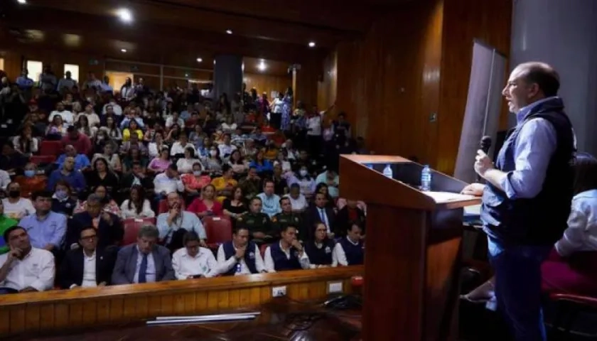 Defensor del Pueblo, Carlos Camargo