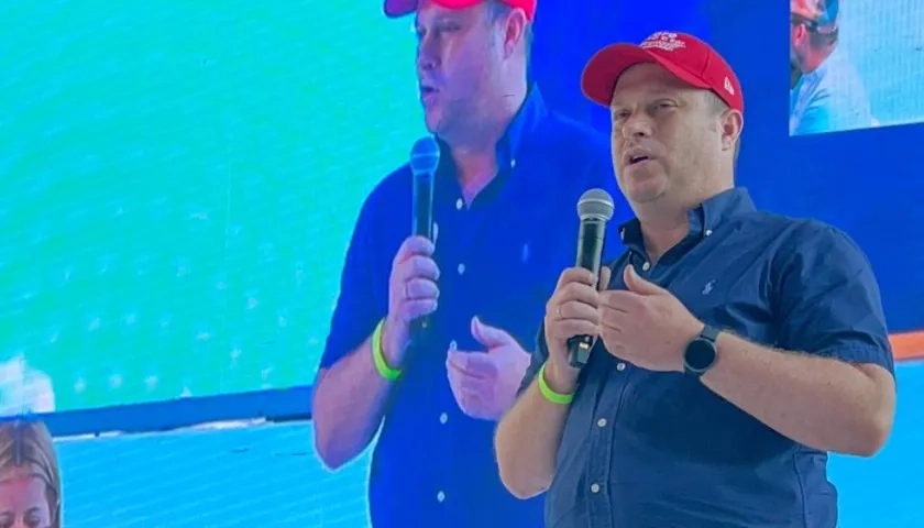 El gobernador de Sucre, Héctor Olimpo Espinoza