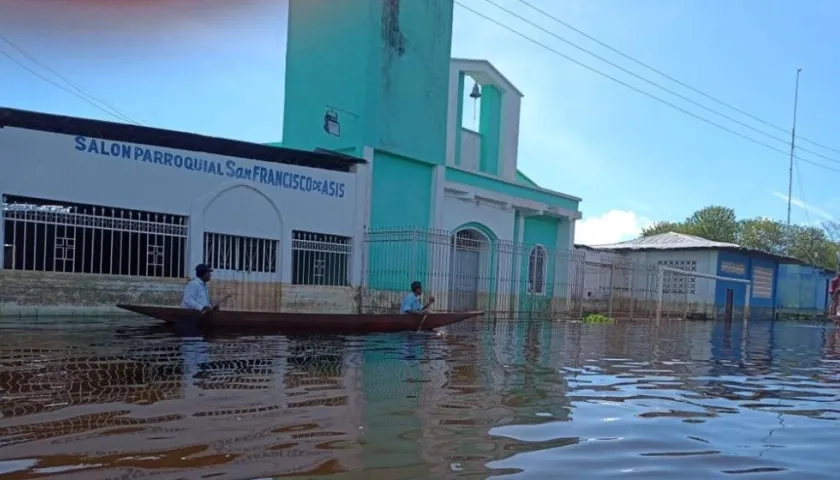 La emergencia en La Mojana se agravó dese que se rompió el terraplén en Caregato.