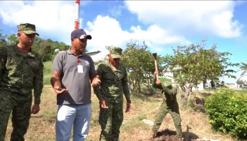 Los Infantes en plena actividad de formación.