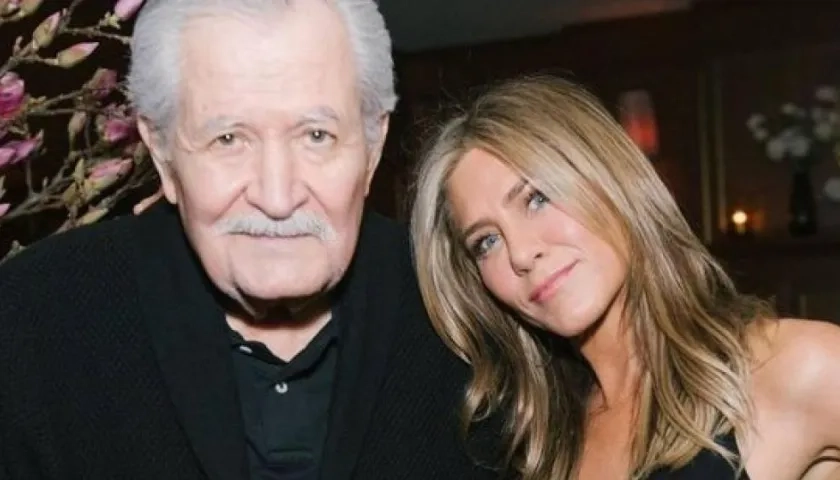 La actriz Jennifer Aniston y su padre John Aniston.