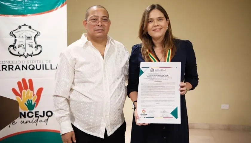 Juan Carlos Ospino, presidente del Concejo, y María Teresa Fernández, secretaria Distrrital de Cultura.