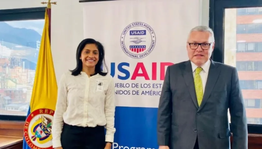 Ministro de Justicia Néstor Osuna y la directora de Misión USAID Colombia, Anu Rajaraman.