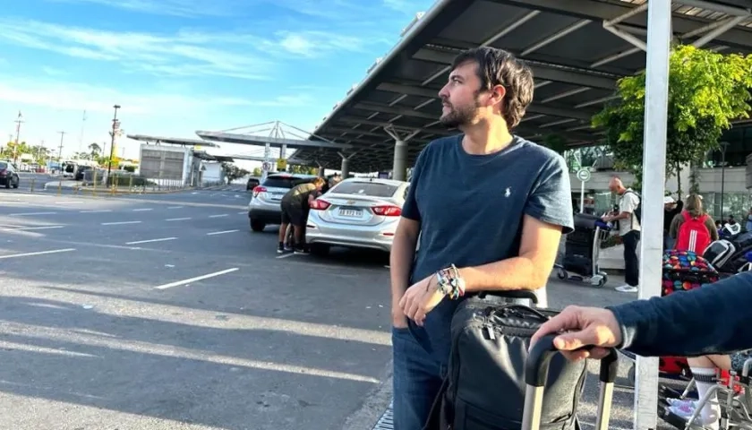 El Alcalde Jaime Pumarejo a su llegada a Argentina.