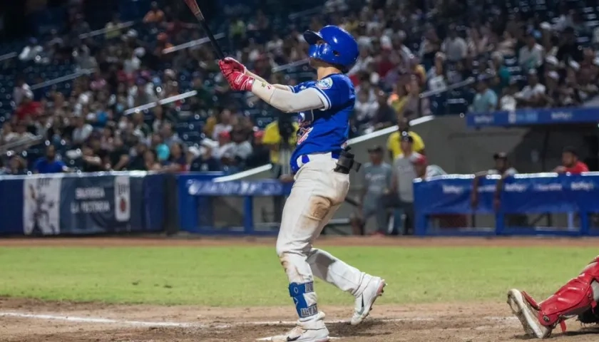 Andrés Álvarez la sacó de jonrón con las bases llenas en el octavo inning.