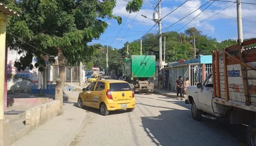 Bloqueo en la vía de acceso al relleno sanitario.