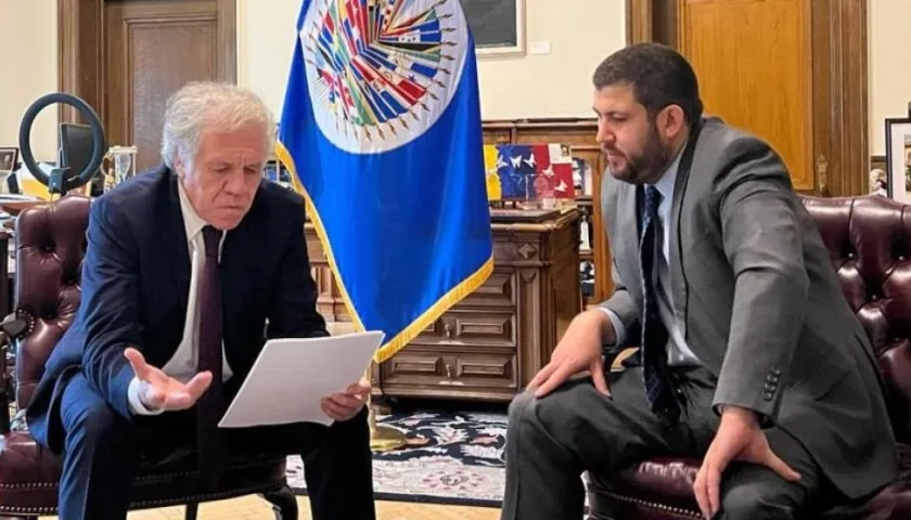 El opositor David Smolansky, con Luis Almagro en la OEA
