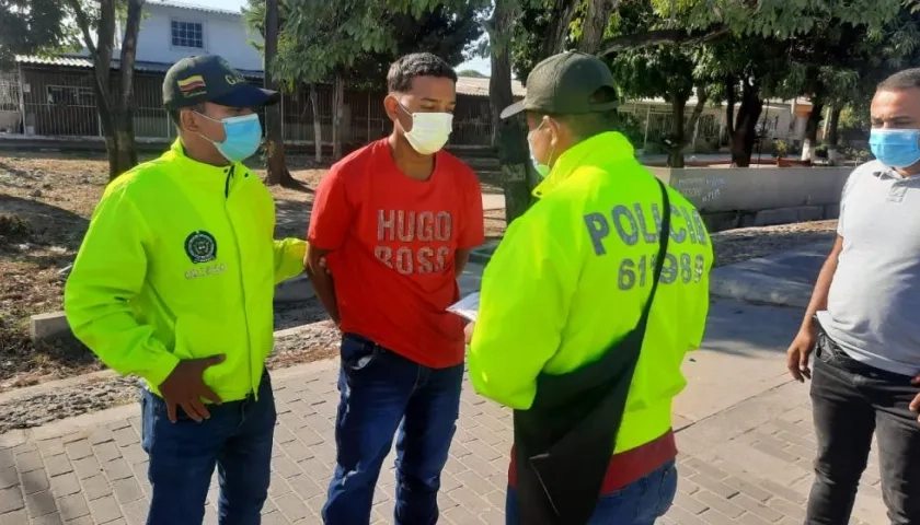 Momento en que era capturado alias 'Alejandro'. 