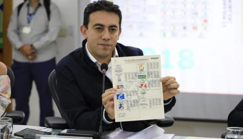 El Registrador Alexander Vega, en plena pedagogía electoral.