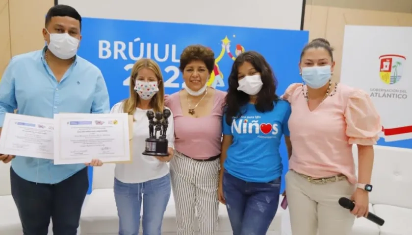 La Consejería Presidencial para la Niñez entregó reconocimiento a la mandataria por liderar con responsabilidad y dar cumplimiento a la implementación del derecho al juego.