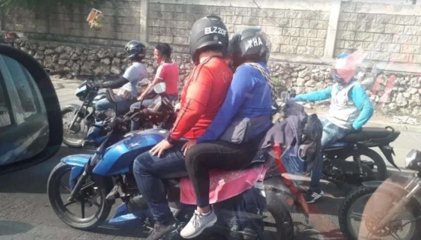 Restricción del parrillero en ciertos sectores.