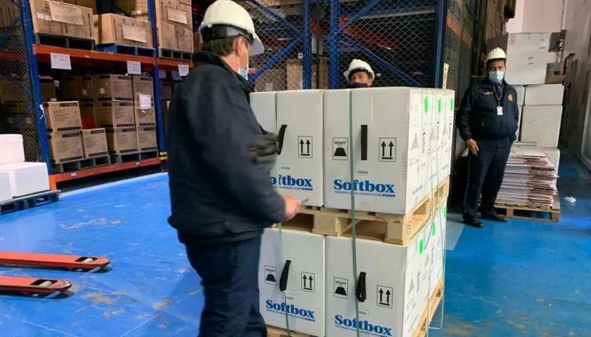 Vacunas de Pfizer llegando a Colombia, procedente de Alemania.