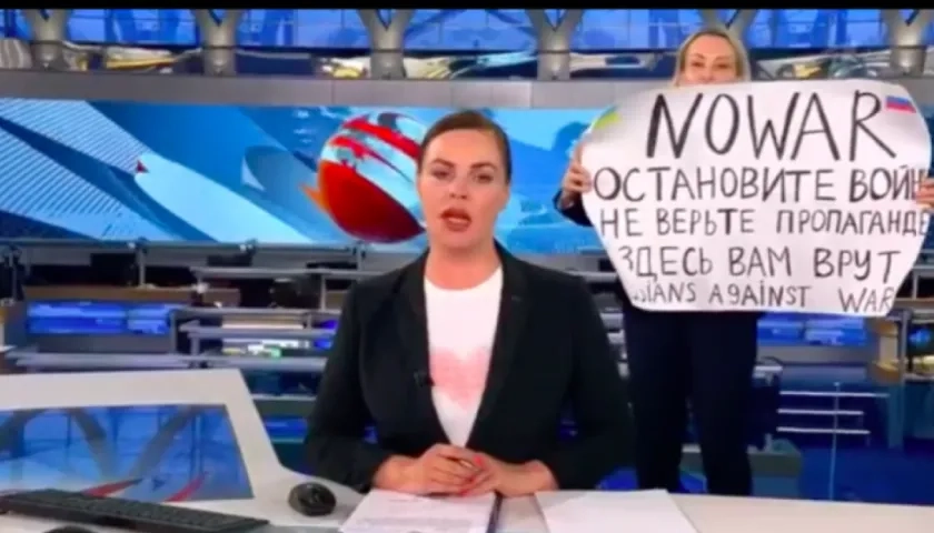 La periodista rusa Marina Ovsyánnikova.