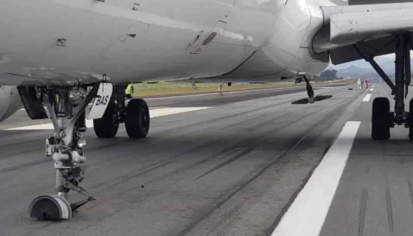 Llanta dañada del tren delantero del avión de Latam ocasionó aterrizaje de emergencia..