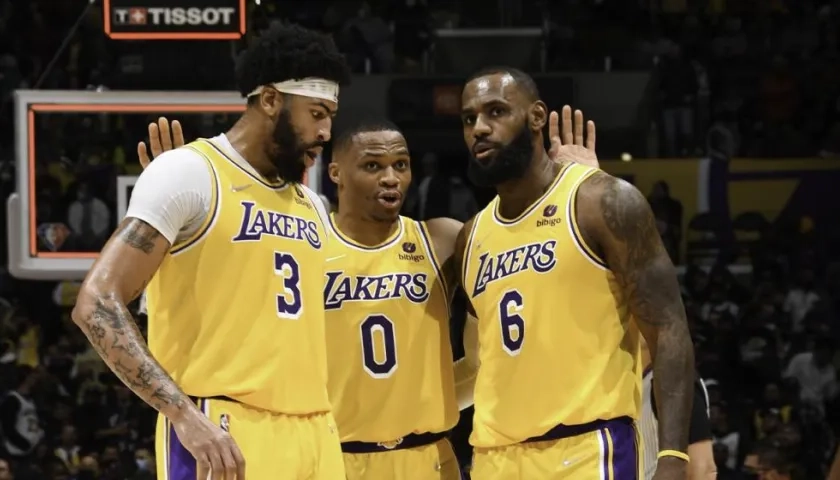 Anthony Davis, Russell Westbrook y LeBron James.