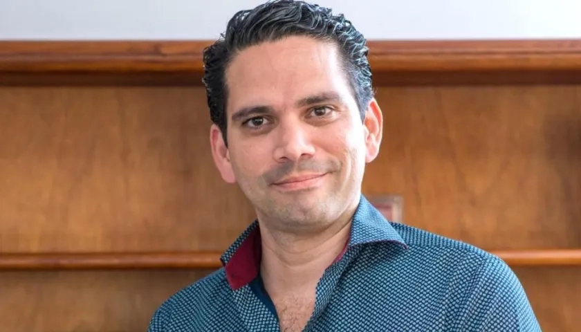 Jairo De Castro, Gerente General de Triple A.