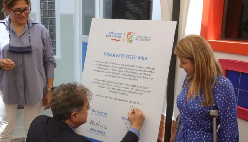 Alma Solano, Pierre Anhoury y Elsa Noguera.