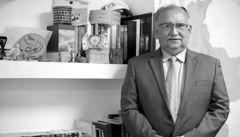 El mayor retirado Carlos Guillermo Ospina renunció a la Comisión de la Verdad.