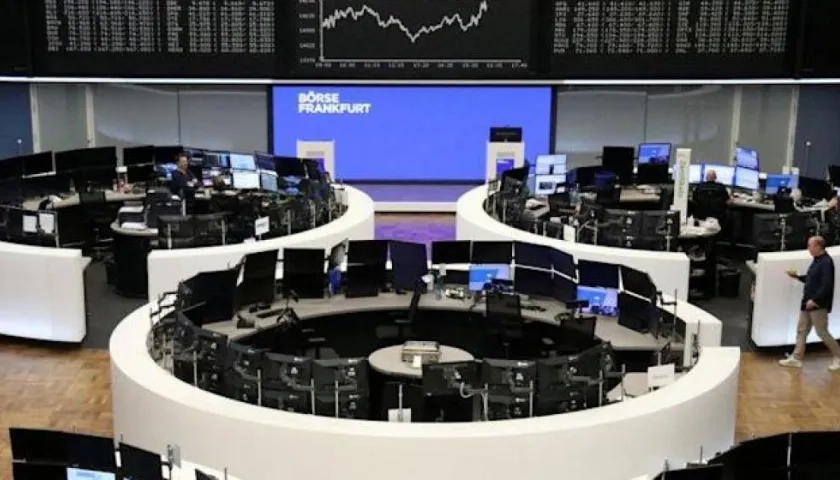 El error asumido hoy por Citigroup es llamado con frecuencia "fat finger error" (error del dedo grueso).