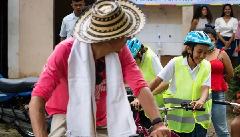 El ciclista australiano Lachlan Morton, del equipo EF Education-Easy Post, en San Pelayo.