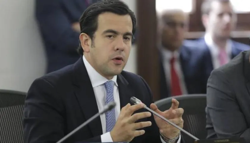 Senador Rodrigo Lara.