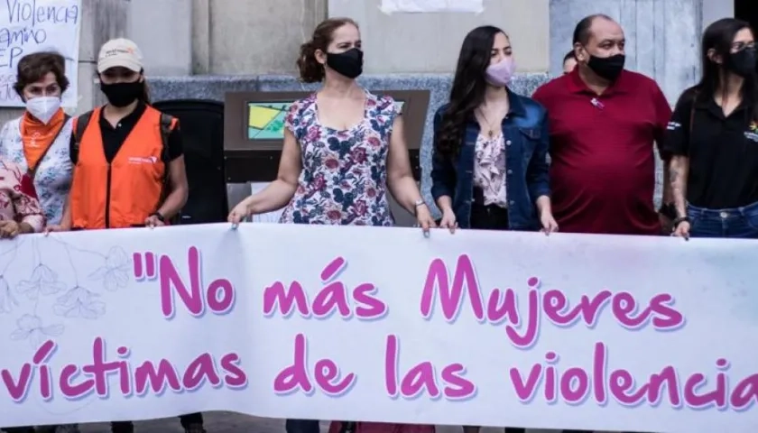 Los grupos paramilitares, según el CNMH, fueron los mayores responsables de agresiones sexuales.