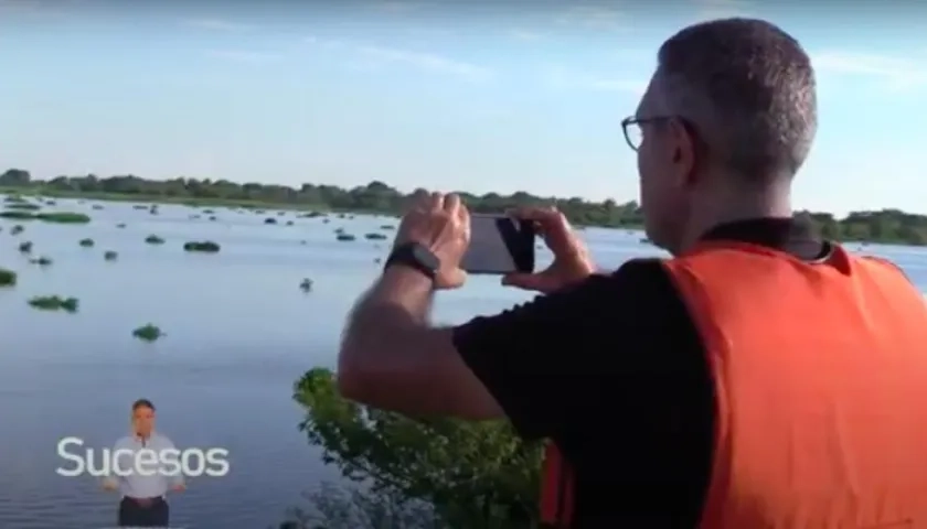 El periodista Jorge Cura Amar, en la Ciénaga de Pijiño, en Mompox.