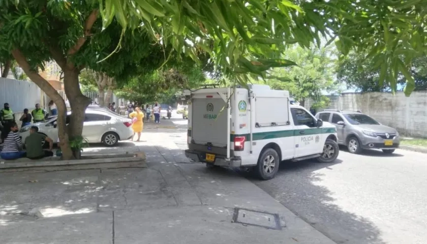 El cuerpo de Luis Alberto Atencio Pineda fue llevado a Medicina Legal. 