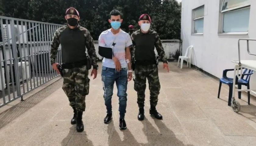 Alias 'Kewin', cuando era conducido a una guarnición militar.