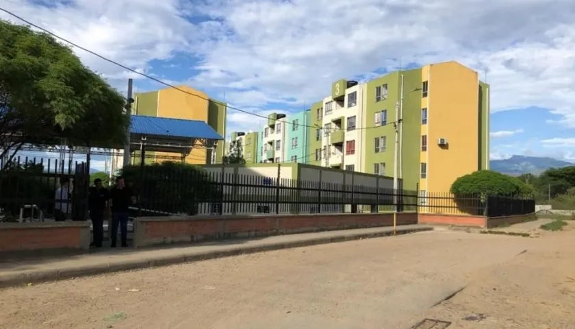 La menor se habría resbalado desde un balcón.