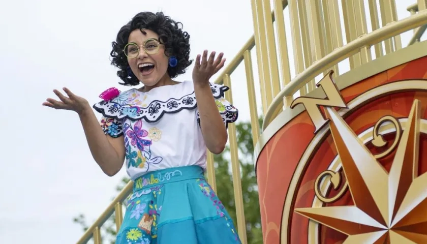 Mirabel, la heroína de "Encanto".