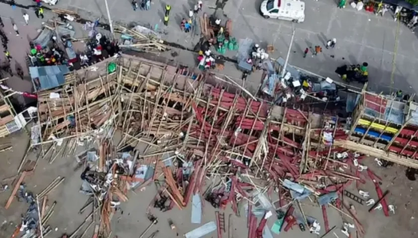 Caída de palcos en plaza de toros de El Espinal. 