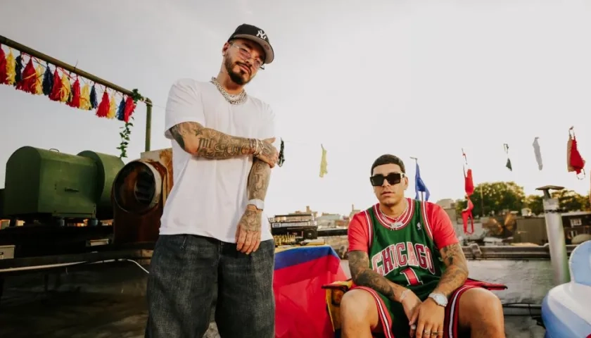 J Balvin junto a Ryan Castro en la grabación de ‘nivel de perreo’. 