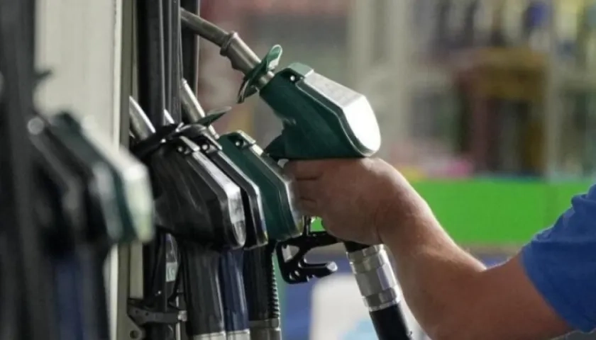 El alza de la gasolina está presionado en parte por la guerra entre Rusia y Ucrania